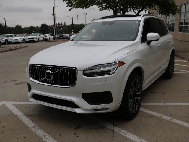 Used 2022 Volvo XC90 T6 Momentum w/ Climate Package AWD/4WD image 3