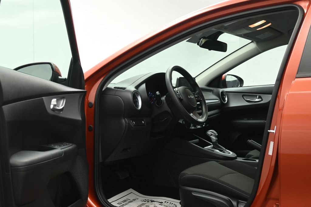 Used 2023 Kia Forte LXS FWD image 7