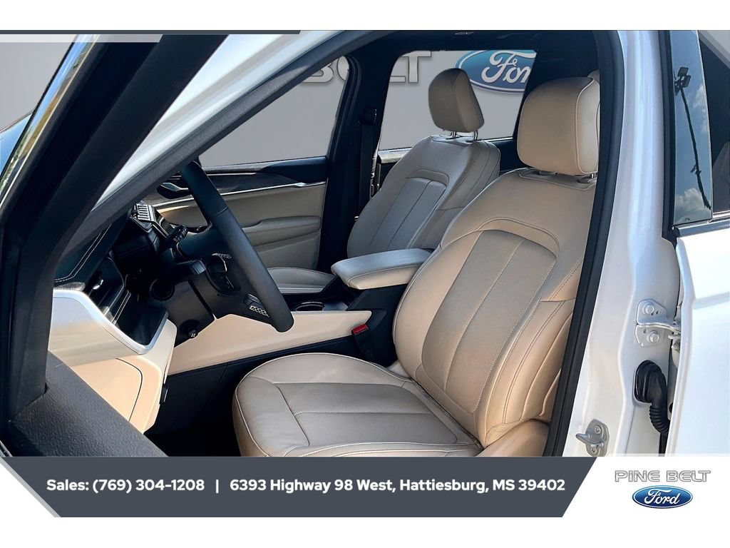 Used 2025 Jeep Grand Cherokee L Limited w/ Luxury Tech Group II RWD image 18