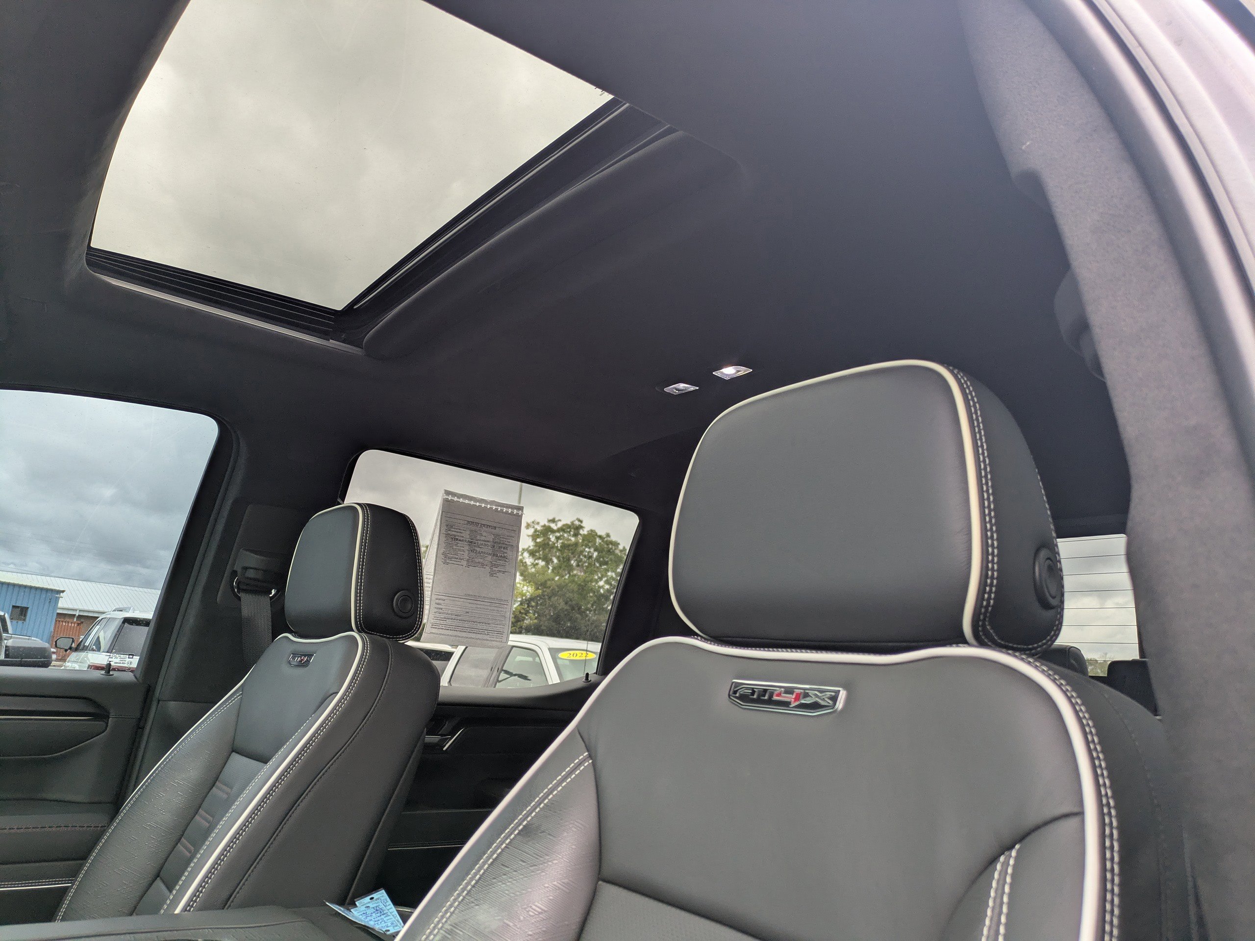 Used 2022 GMC Sierra 1500 AT4X image 22