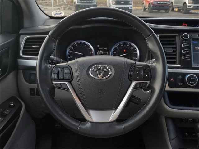 Used 2019 Toyota Highlander XLE image 32