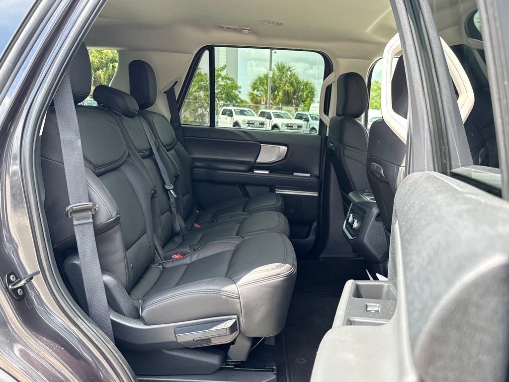 Certified 2025 Ford Expedition Active RWD image 30