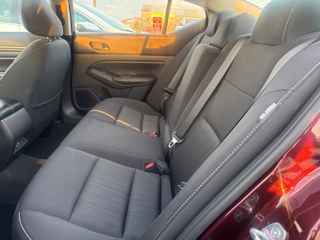 Used 2025 Nissan Altima 2.5 SV FWD image 5