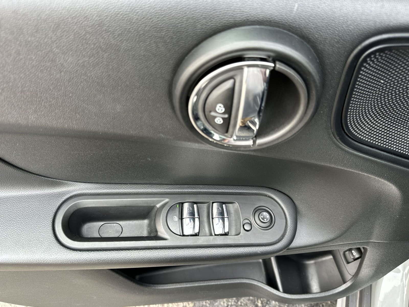 Used 2021 MINI Cooper Countryman FWD image 23