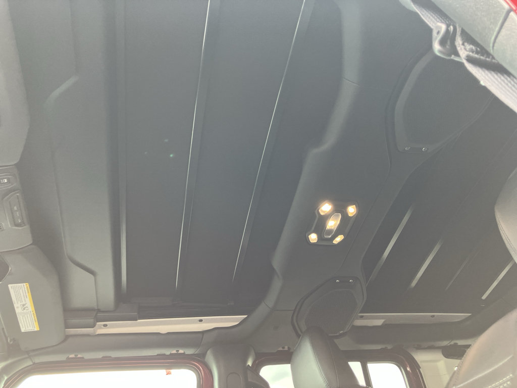 Used 2021 Jeep Wrangler Unlimited Sahara AWD/4WD image 23