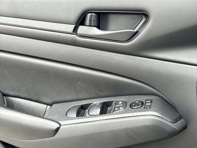 Used 2024 Nissan Altima 2.5 S FWD image 12