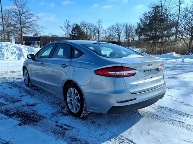 Certified 2020 Ford Fusion SE image 2
