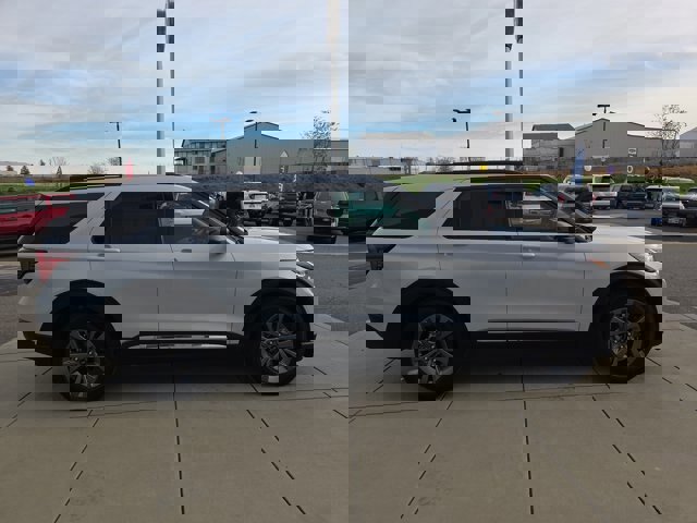 Certified 2025 Ford Explorer Active w/ Active Comfort Package image 6