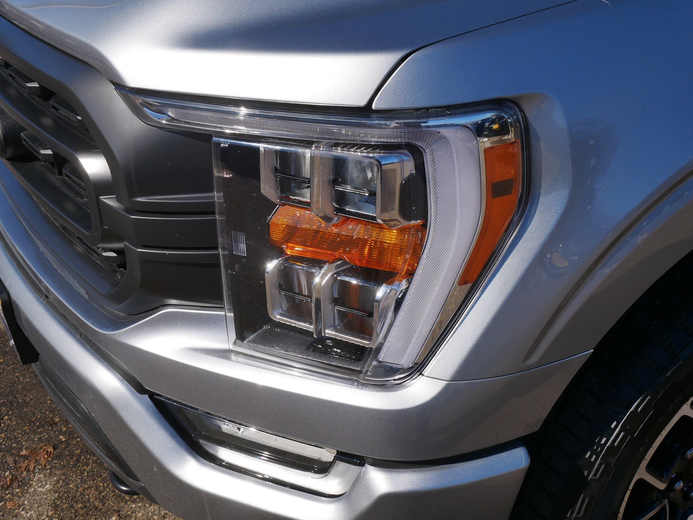 Certified 2022 Ford F150 XLT w/ Equipment Group 302A High image 16