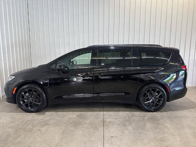 Used 2025 Chrysler Pacifica Limited FWD image 7