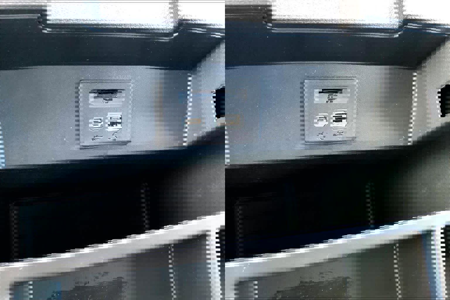 Used 2021 GMC Yukon XL SLT w/ SLT Premium Package image 35