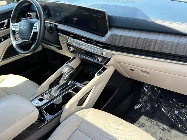 Used 2024 Kia Telluride EX w/ EX Captain's Chair Package AWD/4WD image 9