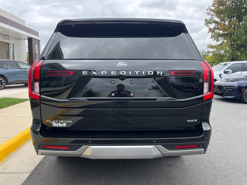 Certified 2025 Ford Expedition Max Platinum w/ Driver's Package AWD/4WD image 8