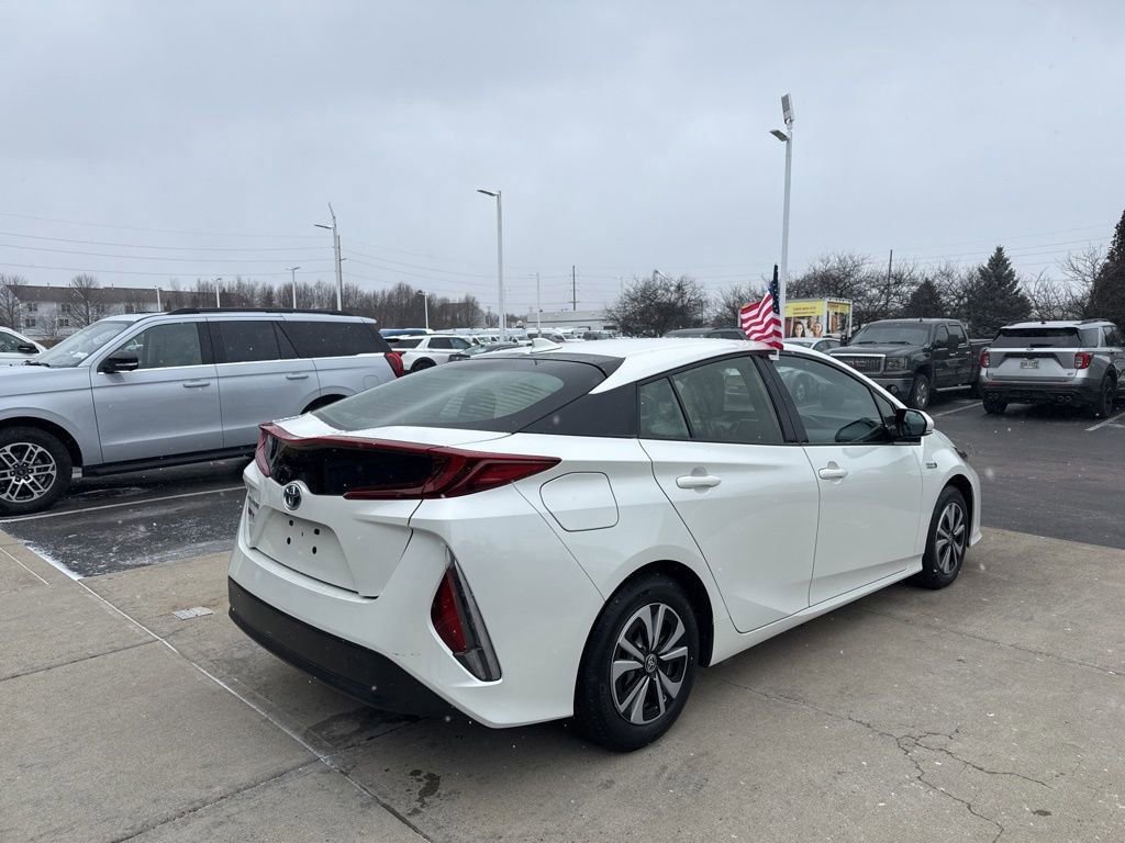 Used 2018 Toyota Prius Prime Premium image 7