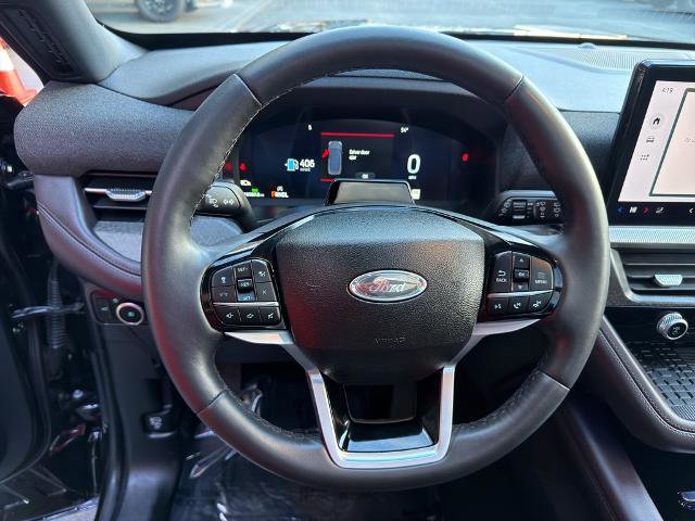 Certified 2025 Ford Explorer Platinum w/ LUX Leather Package image 23