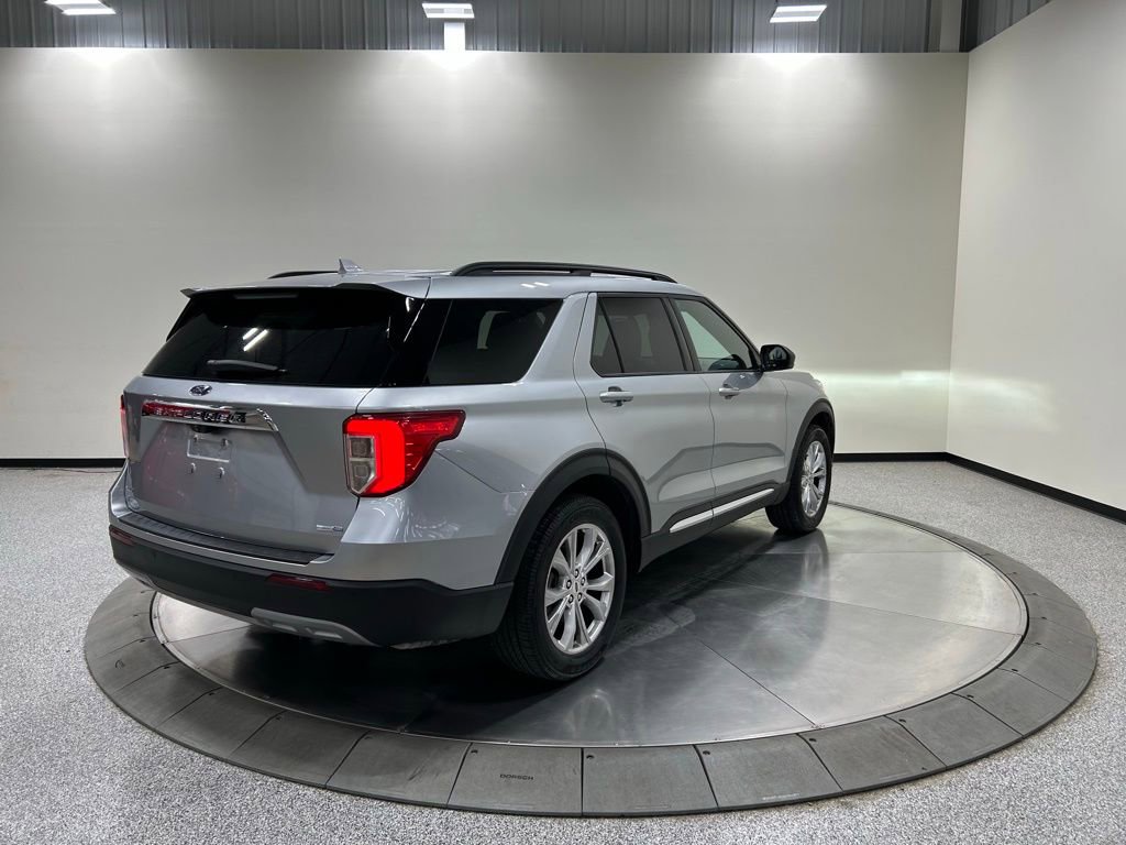 Certified 2020 Ford Explorer XLT w/ Equipment Group 202A AWD/4WD image 6