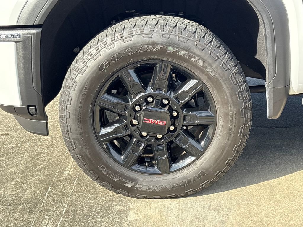 Used 2025 GMC Sierra 2500 AT4 w/ AT4 Premium Plus Package image 12