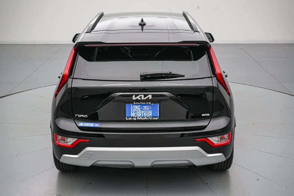 Used 2025 Kia Niro LX FWD image 5