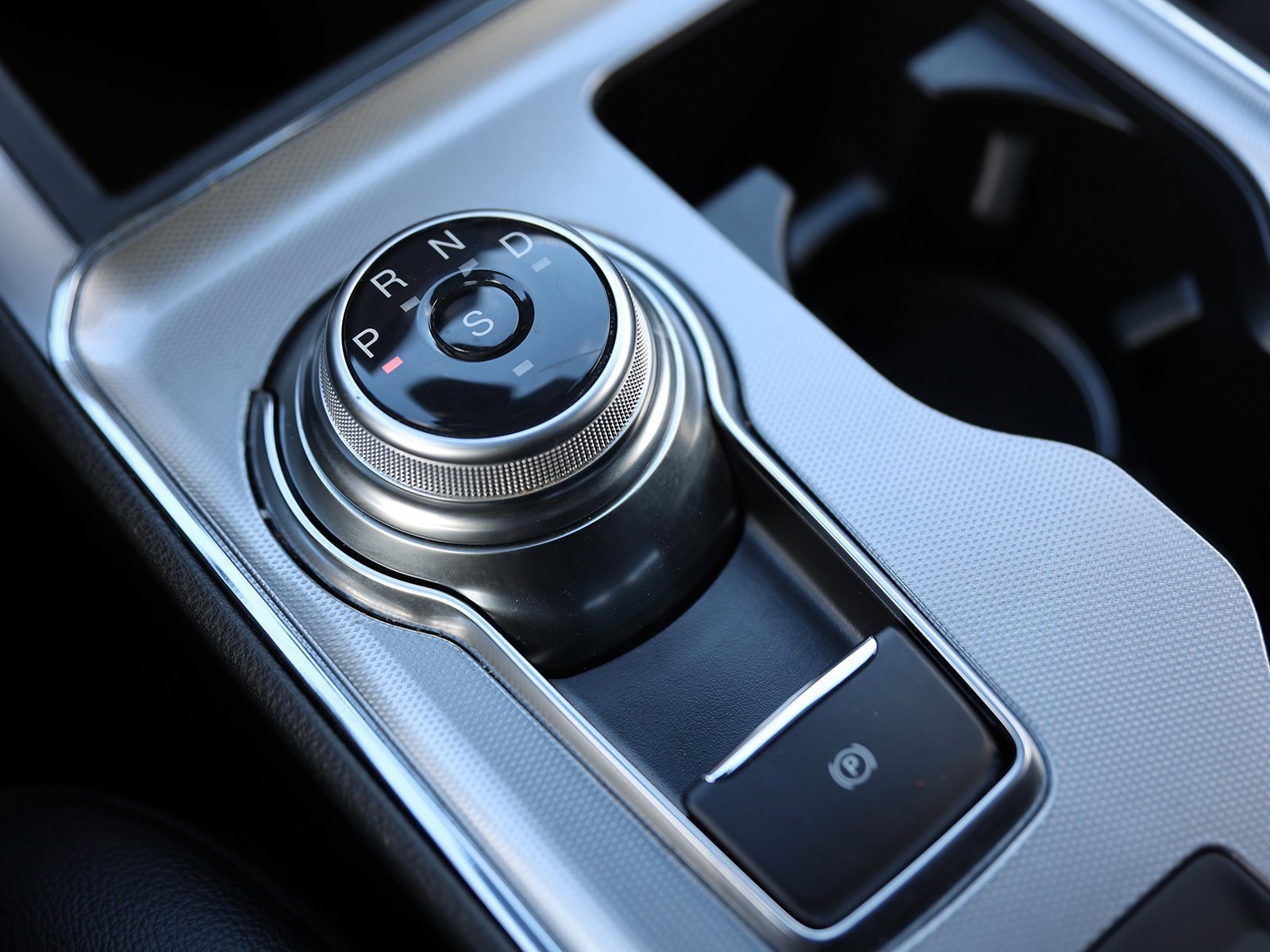 Certified 2022 Ford Edge ST image 31