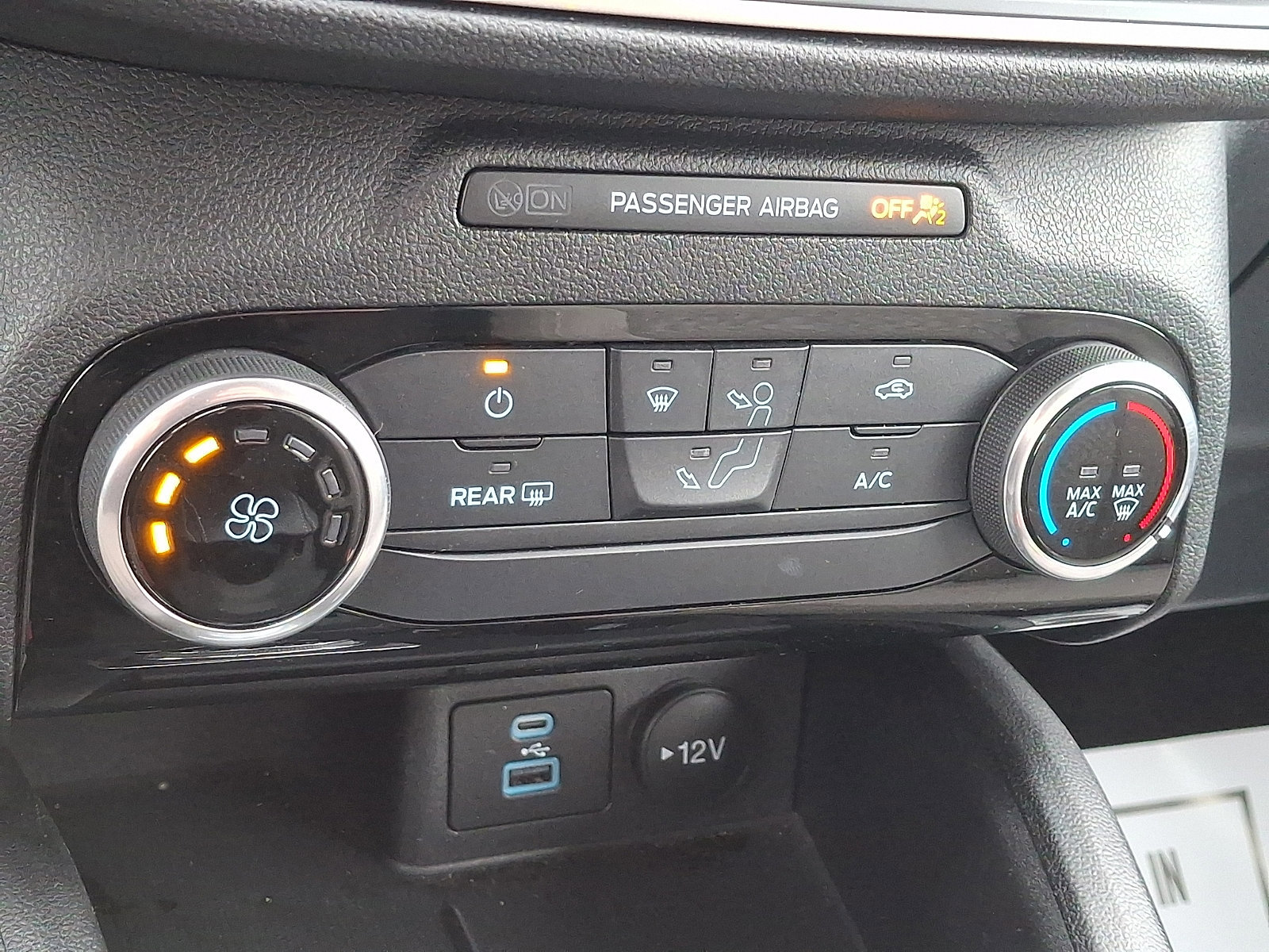 Certified 2022 Ford Escape SE image 13