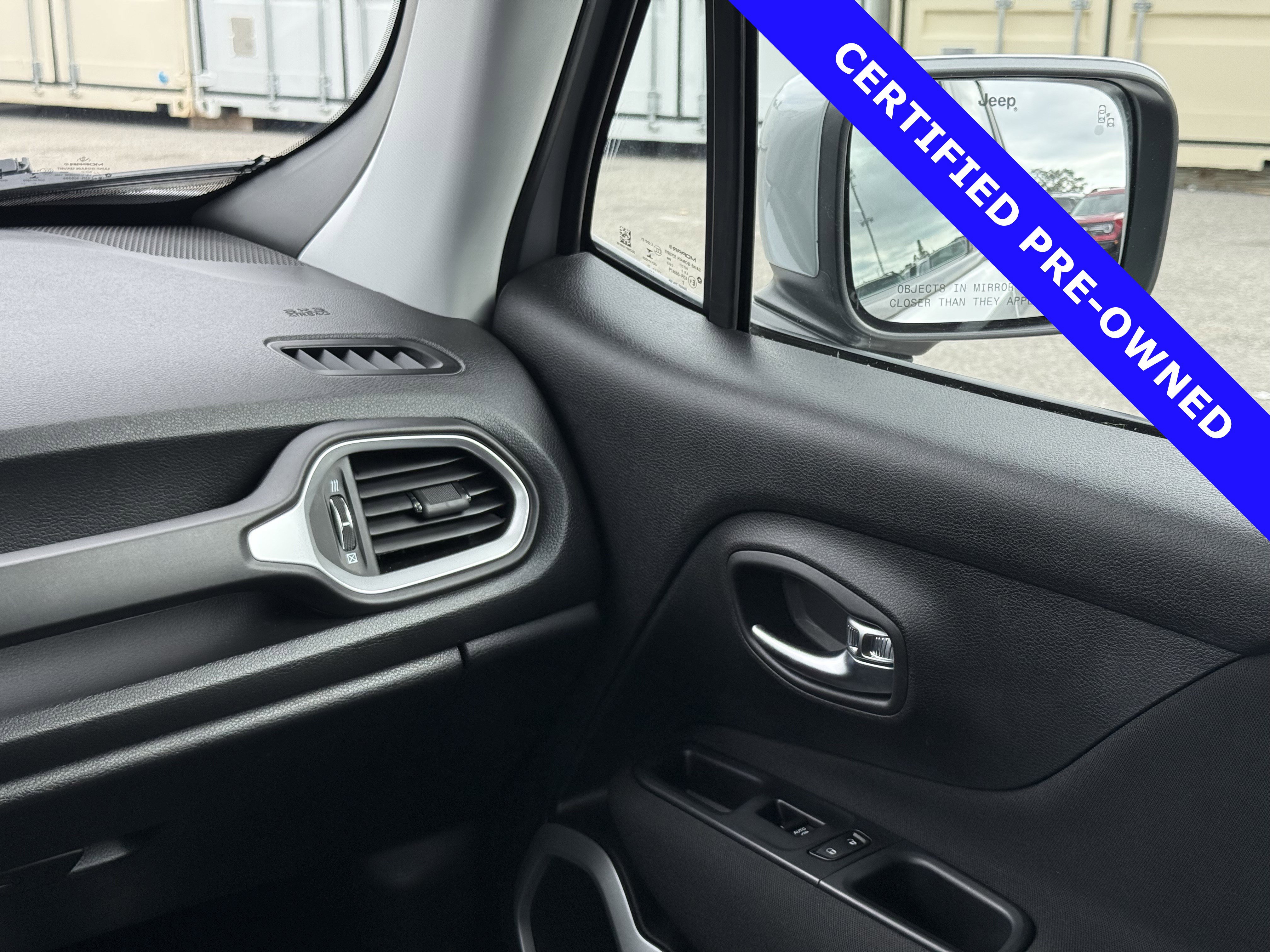 Used 2021 Jeep Renegade Latitude image 17