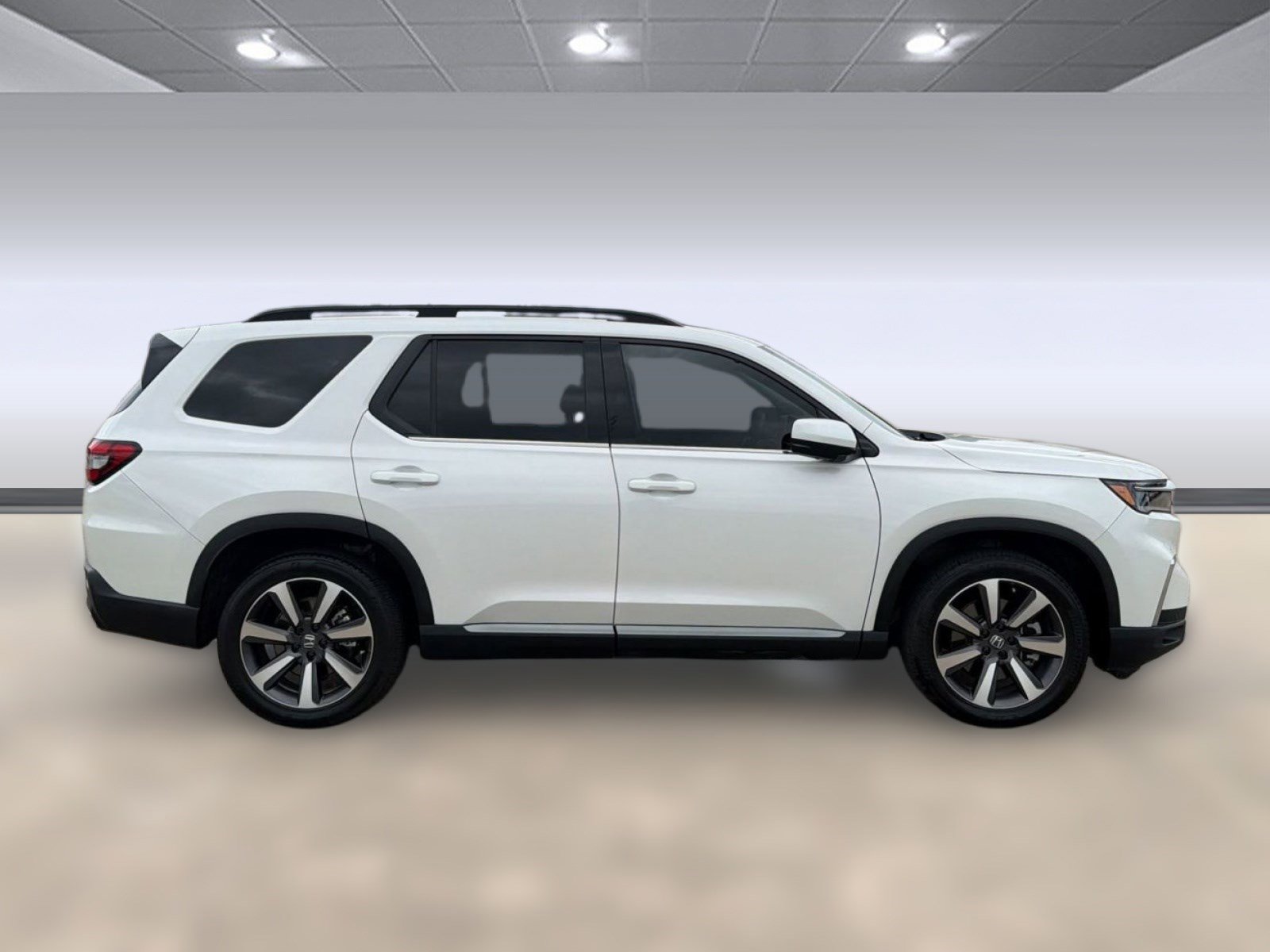Used 2025 Honda Pilot Elite image 8