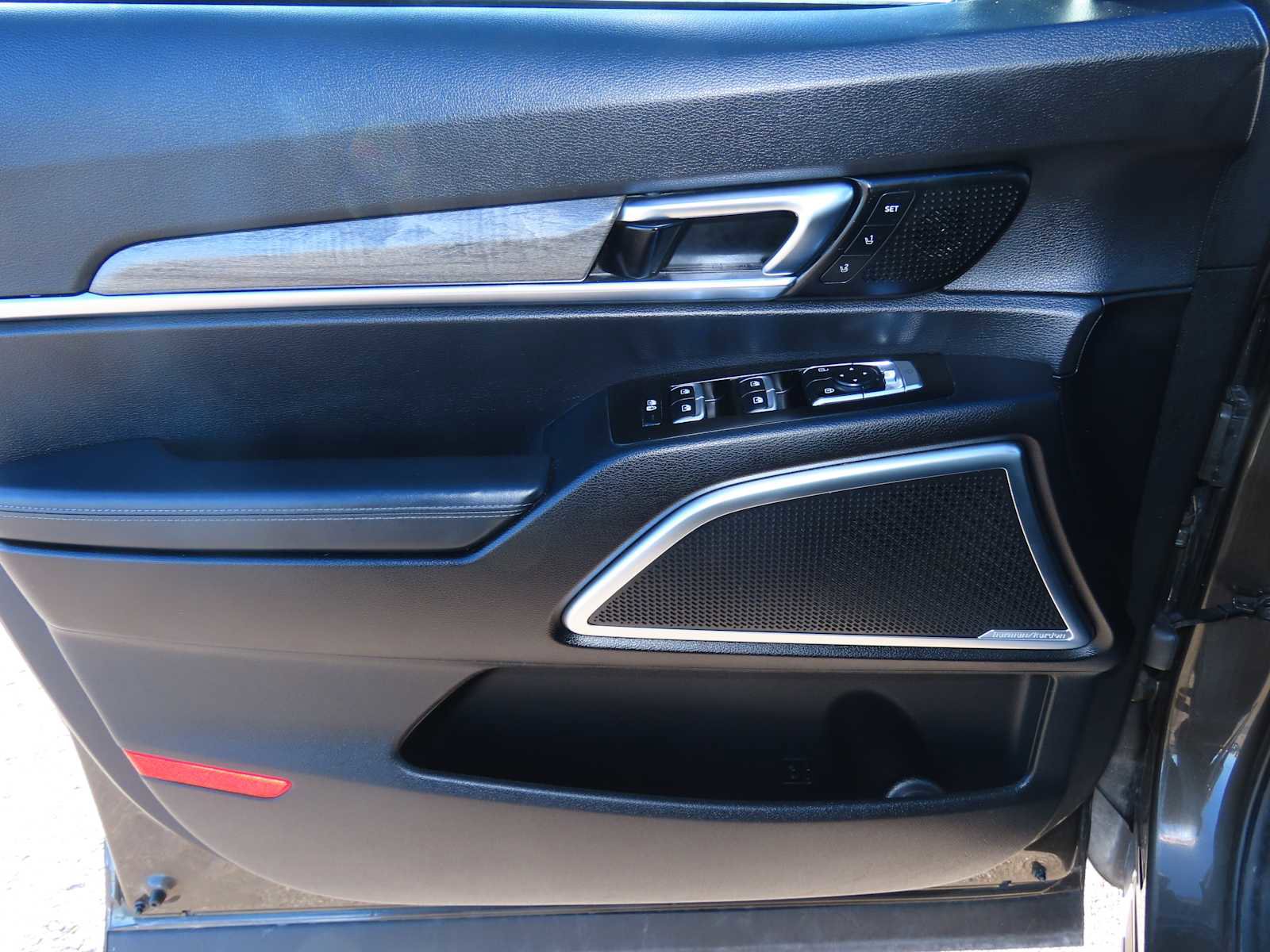 Used 2020 Kia Telluride SX image 16