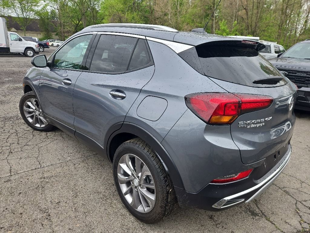 Used 2022 Buick Encore GX Essence w/ Experience Buick Package AWD/4WD image 4