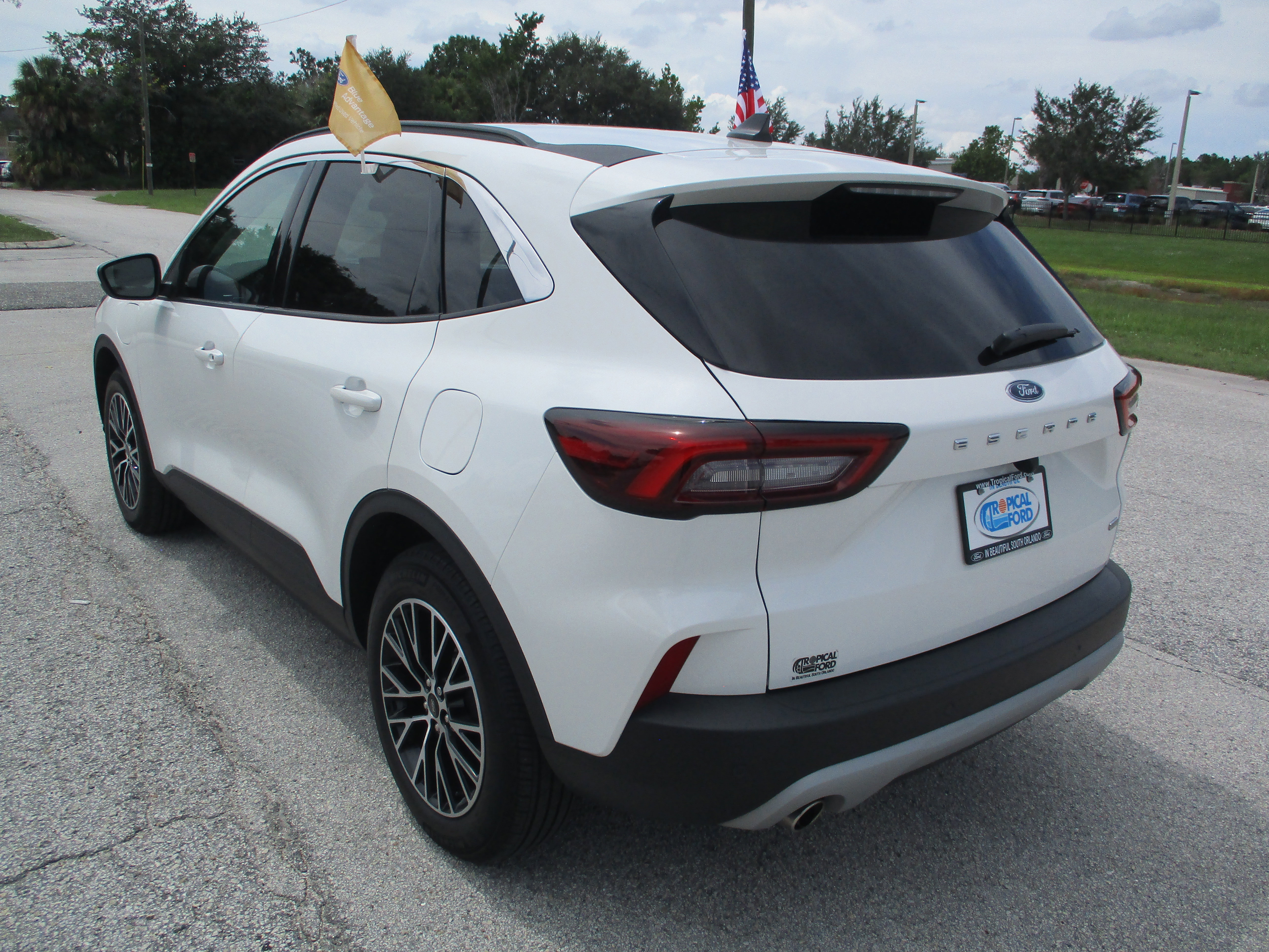 Certified 2023 Ford Escape SE image 3