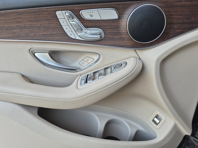 Used 2022 Mercedes-Benz GLC 300 4MATIC w/ Premium Package Lite image 13