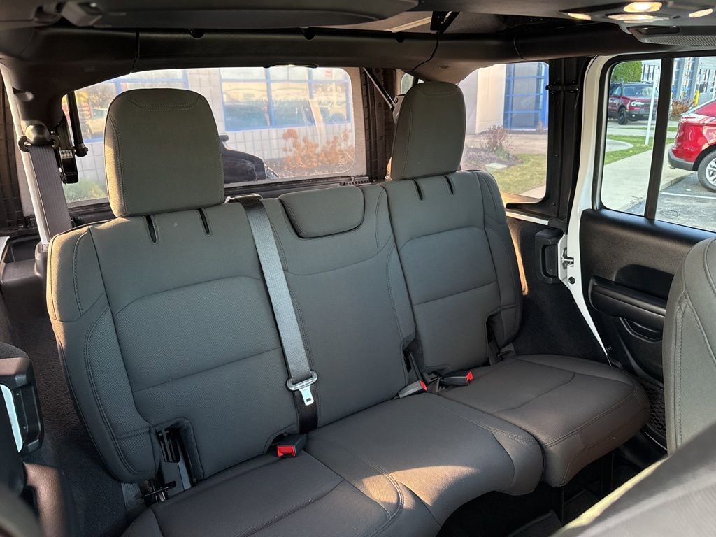 Used 2021 Jeep Wrangler Unlimited Sport image 34