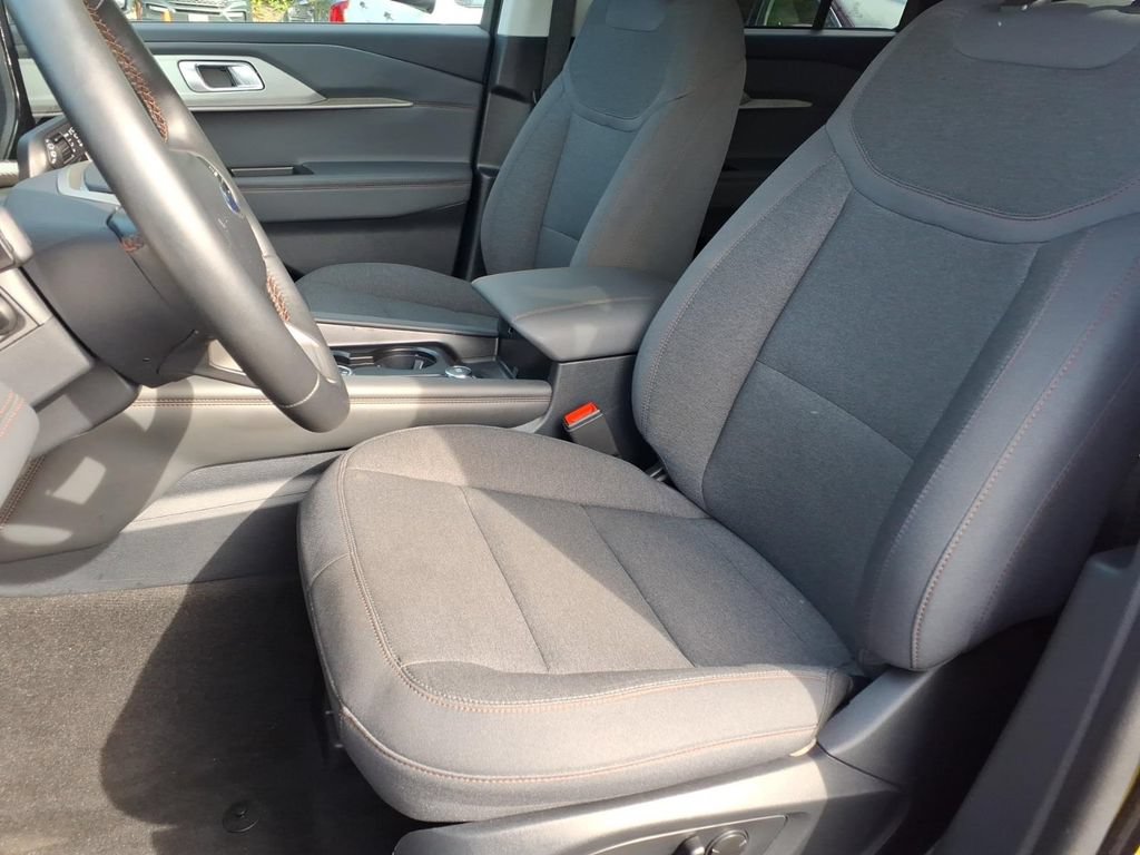 Certified 2026 Ford Explorer Active AWD/4WD image 15