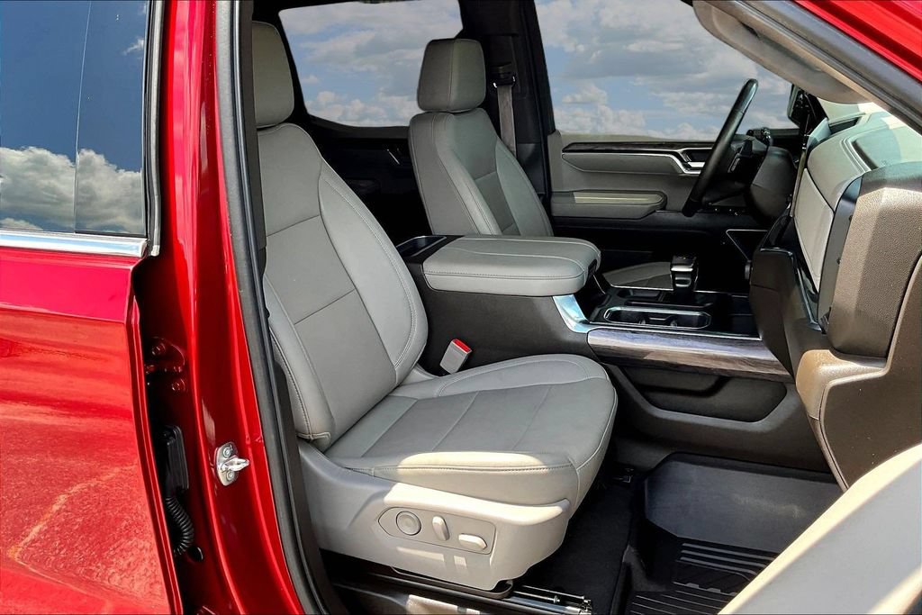 Used 2023 Chevrolet Silverado 1500 LTZ AWD/4WD image 32