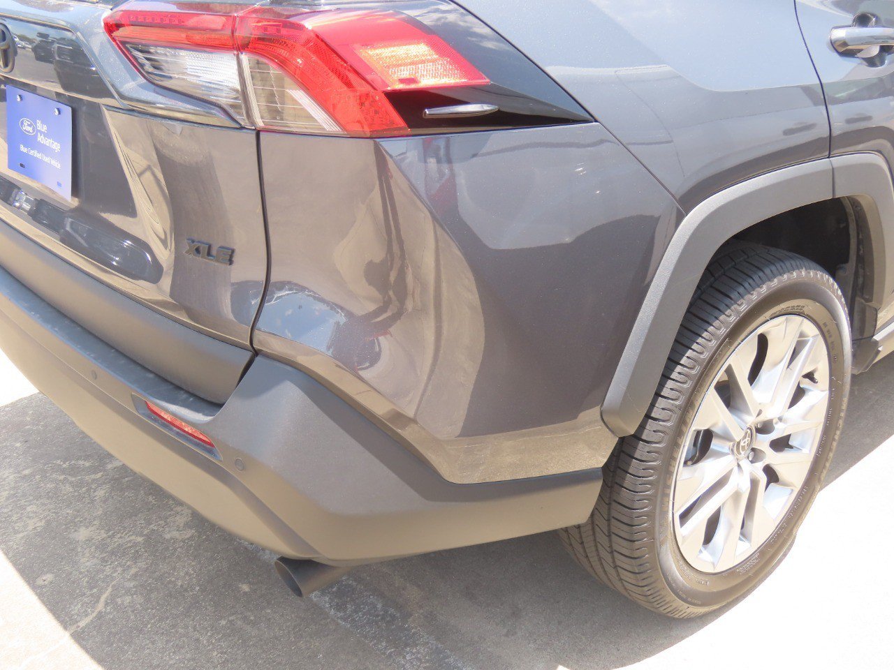 Used 2025 Toyota RAV4 XLE Premium w/ Weather Package FWD image 9