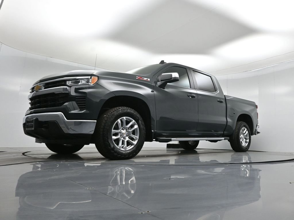 Used 2025 Chevrolet Silverado 1500 LT w/ Z71 Off-Road Package image 27