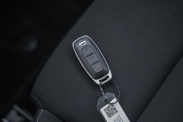 Used 2024 Nissan Rogue S image 43