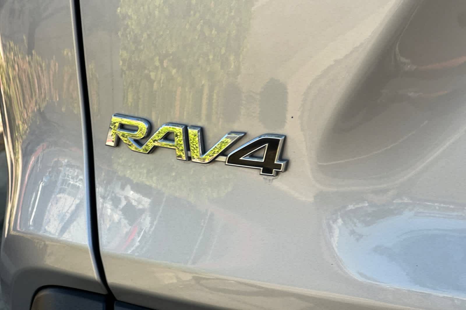 Used 2022 Toyota RAV4 XLE w/ Convenience Package AWD/4WD image 28