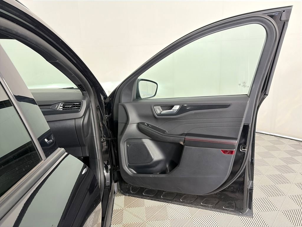 Certified 2025 Ford Escape ST-Line Select image 30