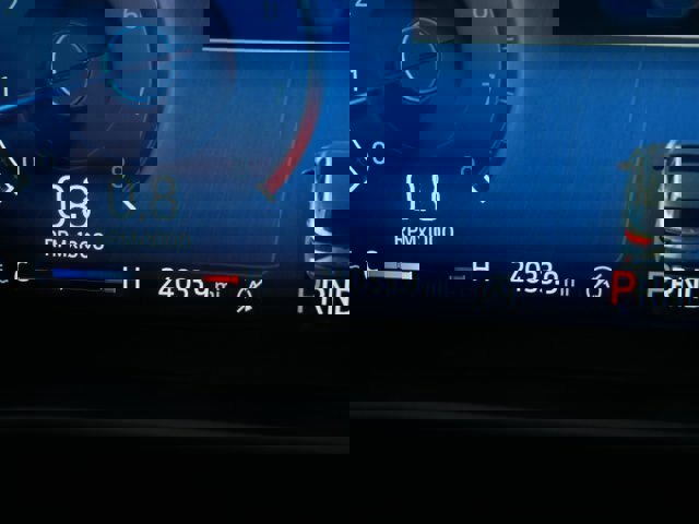 Certified 2025 Ford Escape Platinum image 31