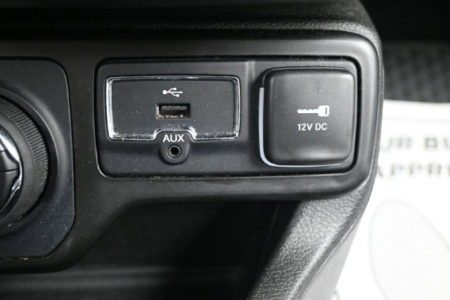 Used 2023 Jeep Renegade Trailhawk AWD/4WD image 17