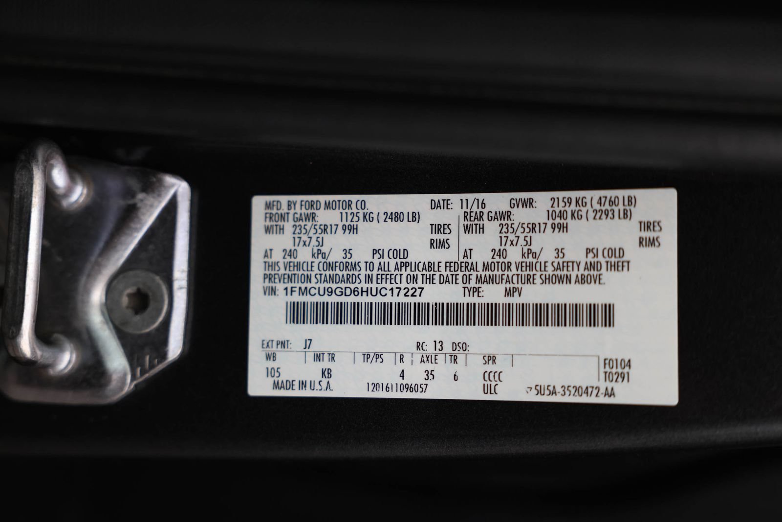 Certified 2017 Ford Escape SE AWD/4WD image 37
