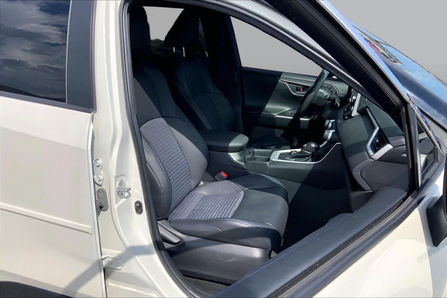 Used 2021 Toyota RAV4 XSE AWD/4WD image 9