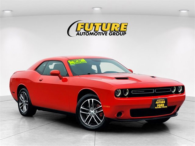 Used 2019 Dodge Challenger SXT w/ Cold Weather Group image 7
