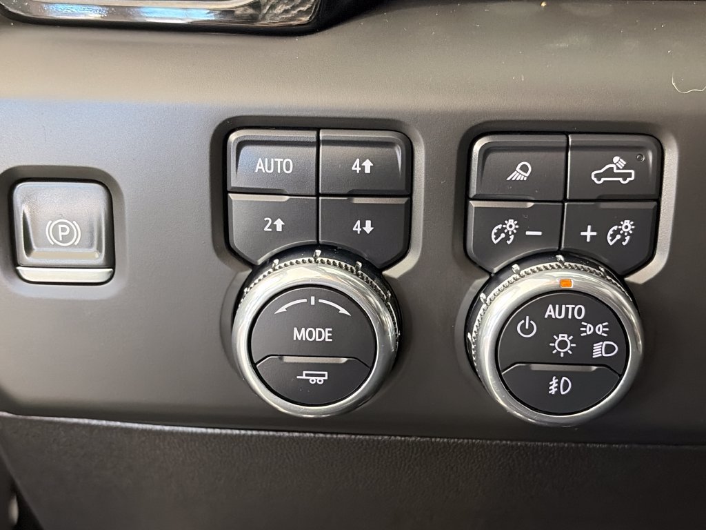 Used 2025 GMC Sierra 3500 Denali Ultimate AWD/4WD image 24