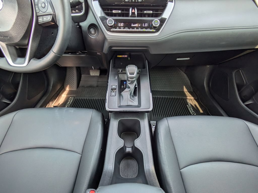 Used 2026 Toyota Corolla Cross XLE w/ Convenience Package FWD image 24