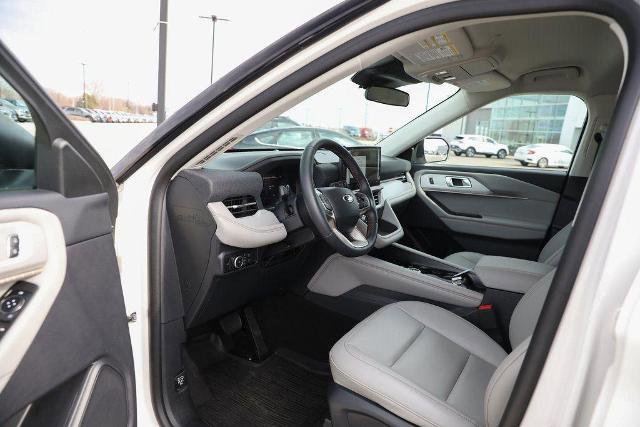 Certified 2025 Ford Explorer Active w/ Active Comfort Package image 22