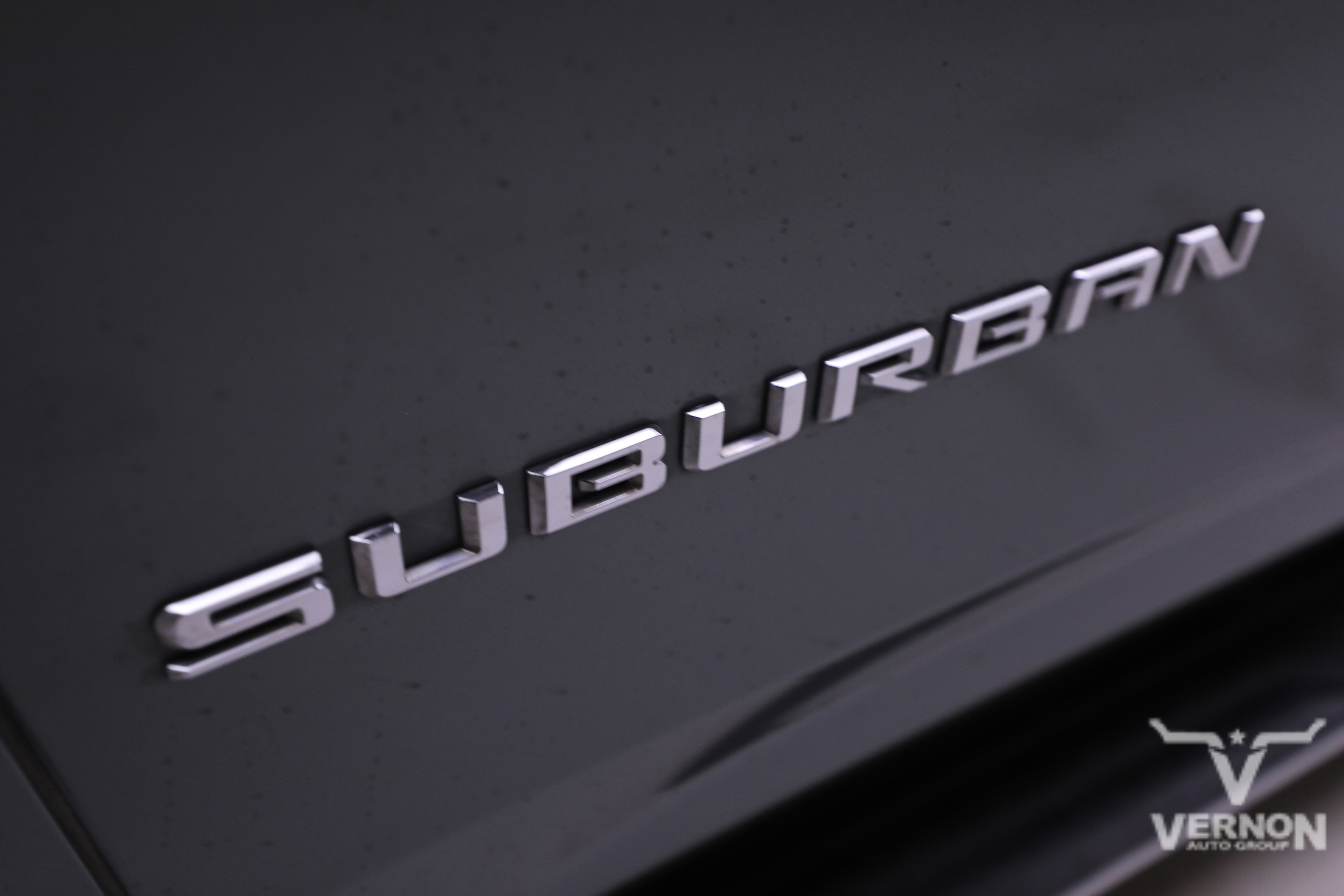 Used 2024 Chevrolet Suburban LT w/ Luxury Package image 11