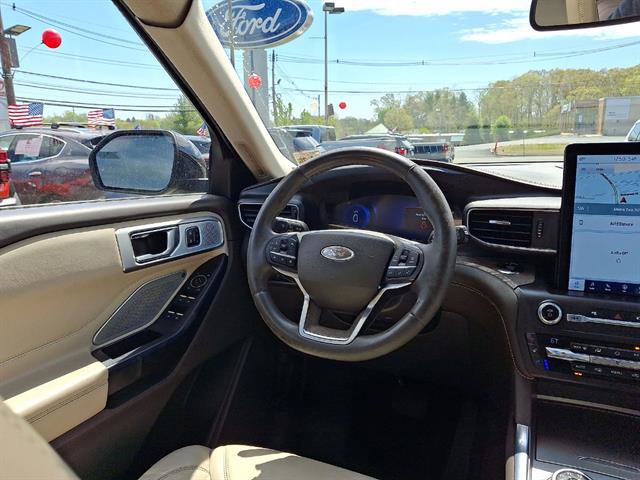 Certified 2020 Ford Explorer Platinum w/ Premium Technology Package AWD/4WD image 15