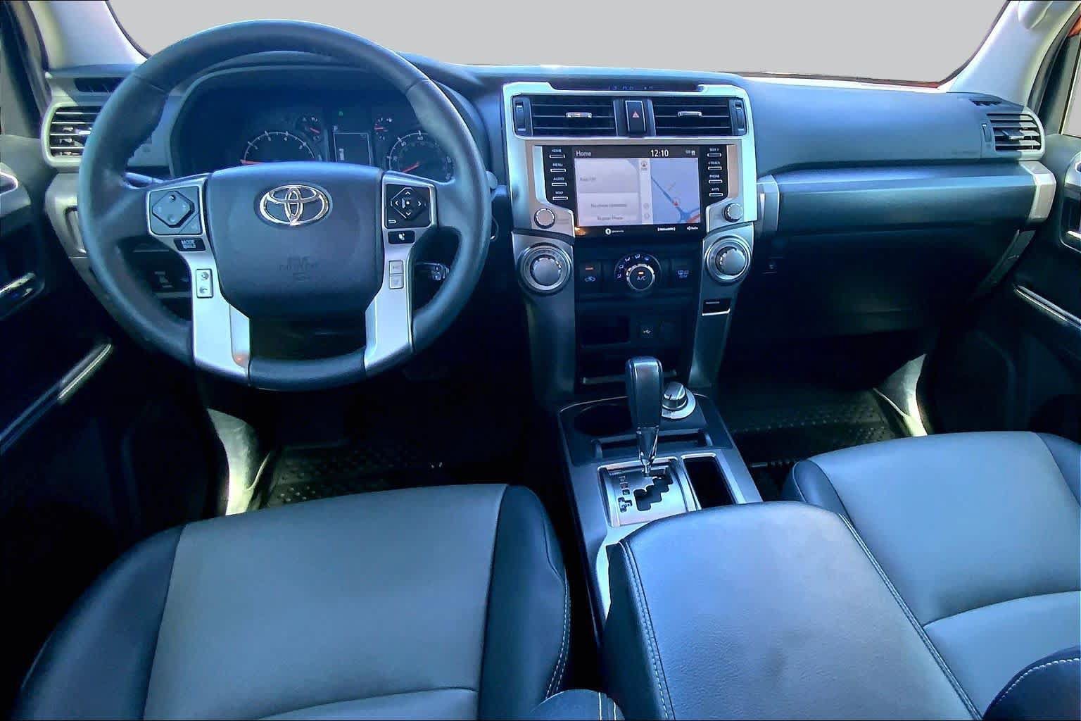 Used 2022 Toyota 4Runner SR5 Premium w/ Moonroof Package AWD/4WD image 15