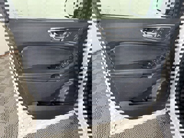 Certified 2020 Ford Edge SEL w/ Convenience Package image 10